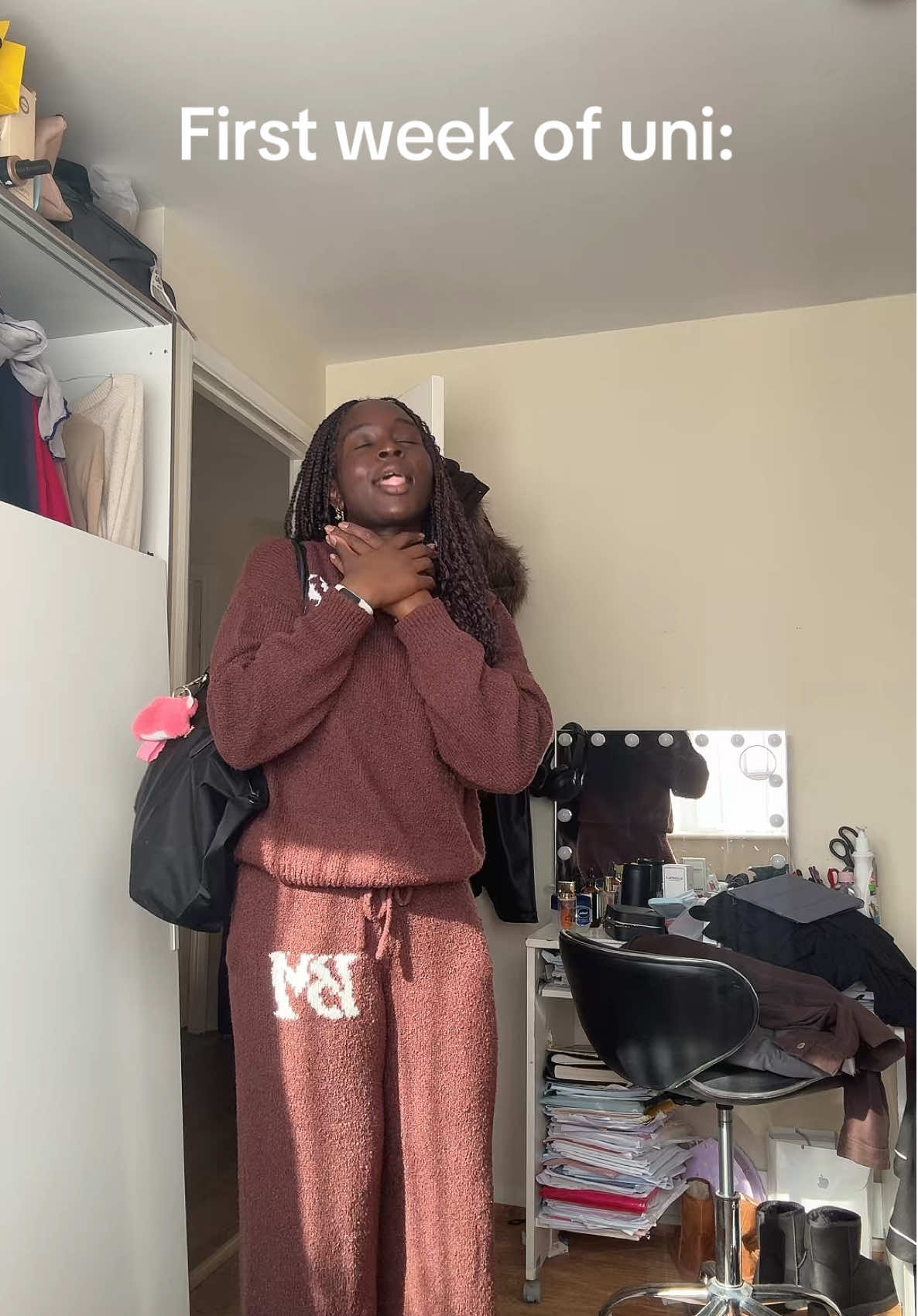 It’s about to be a long year ladies and gentlemen 😔 #uni #kcl #firstweek #backtoschool #freshersweek 