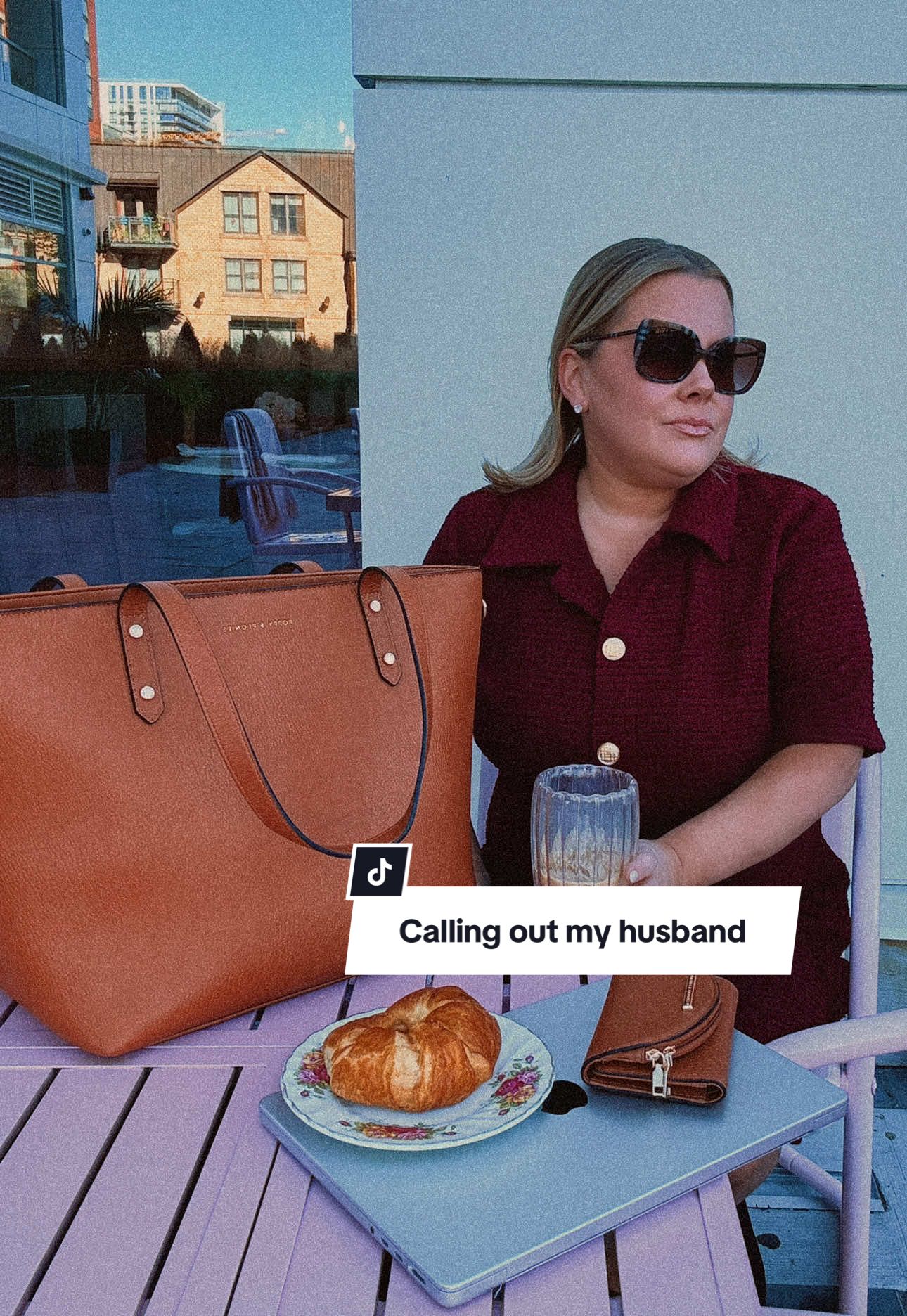 I may or may not be calling out my husband right now… Purse & wallet @Poppy & Peonies  #husband #photoshoot #content