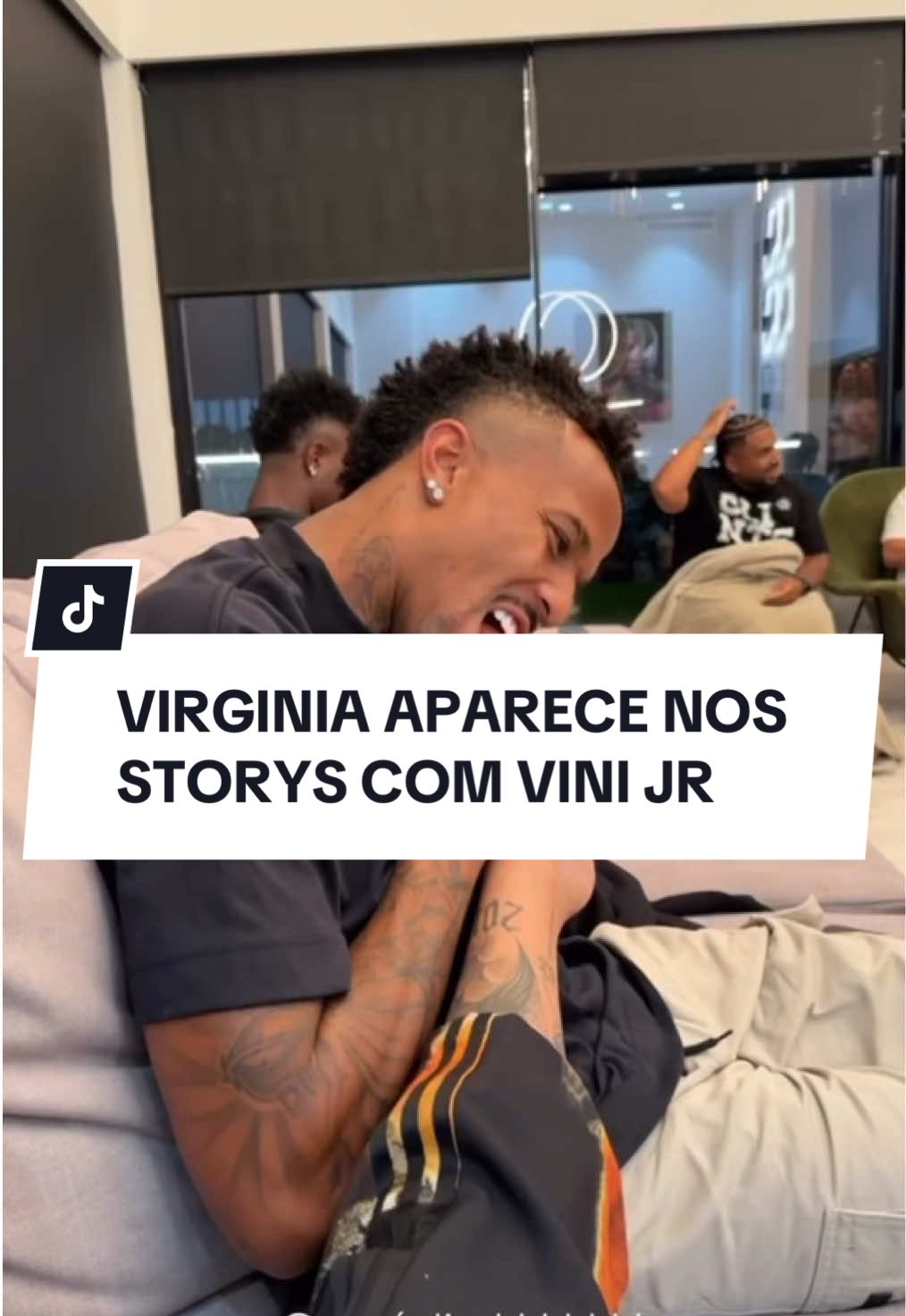 Virgínia e Vini Jr aparecem em storys juntos!! 🥰 #vinijr #madrid #fy #virginia 