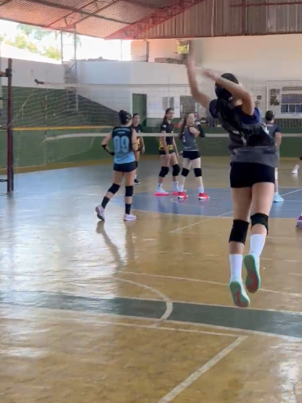 ela acabou cmg meo😓 culpa da bola😌 #vôlei #trend #foryorpage #viraliza 