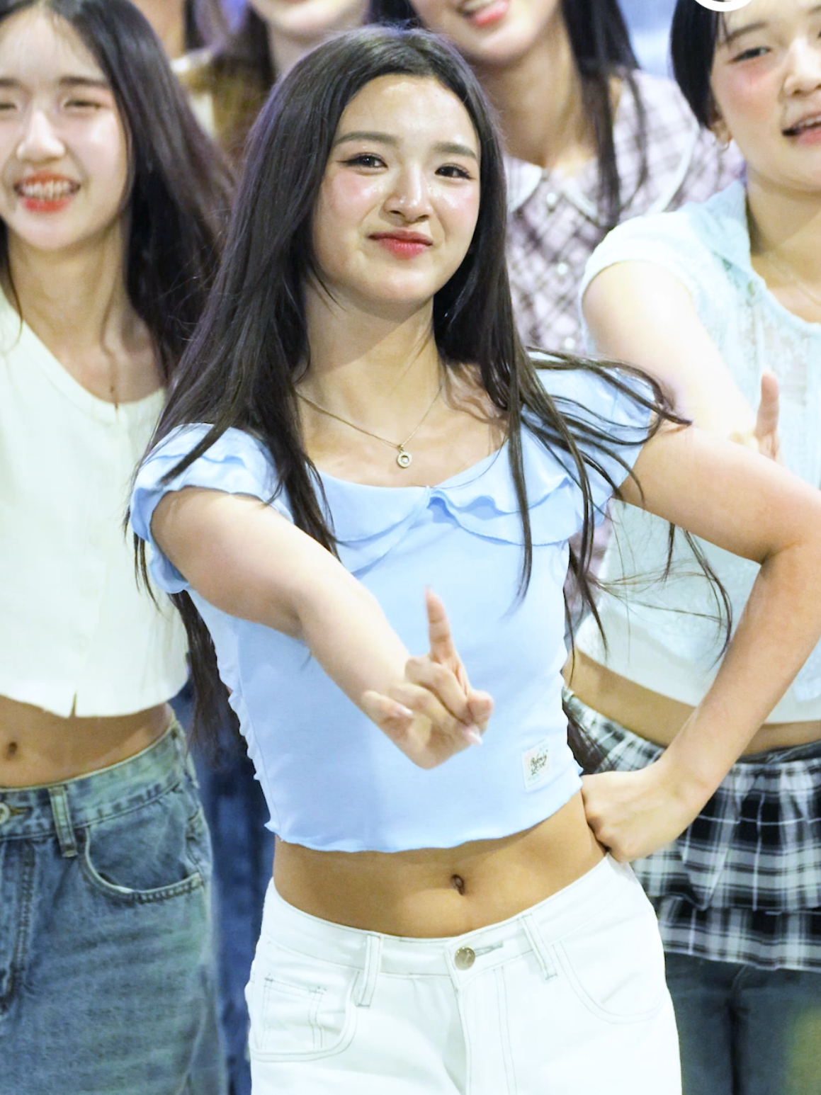 Saikyou Twintail @PraewBnk48  #PraewBNK48 #BNK48  #Y2Z #Y2ZFancam #WHYTOZEE  BNK48 Oh my pumpkin Busking & Random Play Dance Party Praew BNK48 Fancam