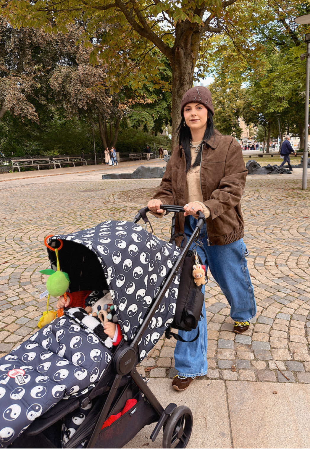Our first day in Stockholm and here's what we got up to ✨ We took Björn to NK for lunch & a mooch, where we stumbled upon a little Christmas shop & Björn was obsessed with the singing penguins 🐧 It was so sweet to see him smiling and laughing at them. Then we took him to visit family where he thoroughly enjoyed crawling around his Great Auntie's apartment. Naps were all out the window this day, he's not a 'sleep on the go' kinda baby, but we did manage to get him to take 30 minutes in the carrier 🤣 Oh and a huge bonus for me, I've started reintroducing dairy, egg, soy and gluten back into my diet slowly and so far Björn seems to be ok 🤞🏼 So mama bear got to eat cakes and cheese 🤤  #travelvlog #stockholm #babytravel #stockholmvlog #dailyvlog 
