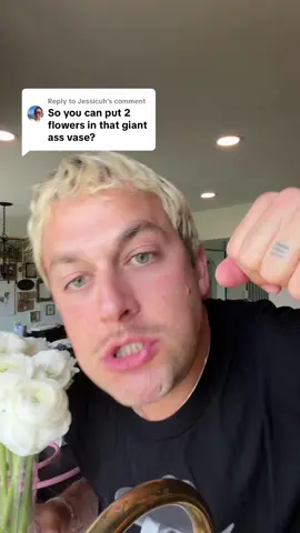 Replying to @Jessicuh being really vulnerable on the internet (making a flower arrangement)