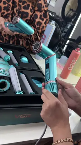 Dyson-dan güycli diysegem yalnyşmayas bu fena 😍😍😍 VGR- styler  dostawka hyzmaty bar✅ Salon_Store.tm Mir 1 mir bazar 128nji magazyn ikinji etaz  #1440 #ashgabat #fashion #weddingashgabat #bukja 