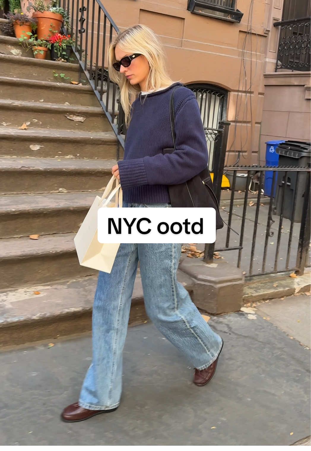 Another casual fall look in the city #OOTD #effortlessstyle #StreetStyle 