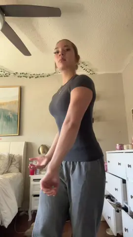 Ngl deltoids look pretty cool ig  #gym #GymTok #gymmotivation #gymratwomen #getinthegym 