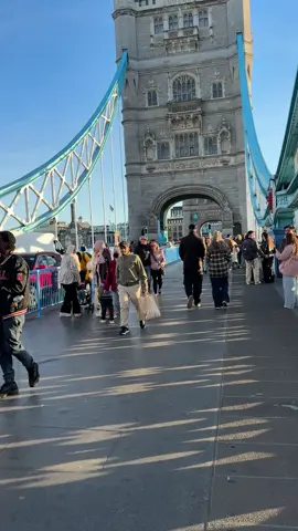 আশা করছি লন্ডন যাইতাম স্টুডেন্ট ভিসায় #reyadhasan #london #vibes 