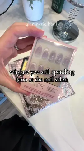 @Glamnetic is the best hack for feeling #boujeeonabudget !! I don’t think I’ll ever go back to a nail salon. 💅  #nailinspo #fallnails #diynailsathome #nailtips 