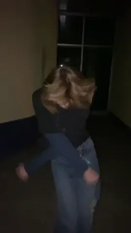 @Rin                                                         #dance #trend #germany #fyp #friends 