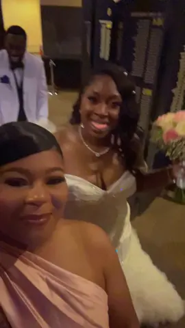 Congratulations to my beautiful cousin and her husband on their wedding day. I wish you two all the happiness and love💍 🫶🏽❤️