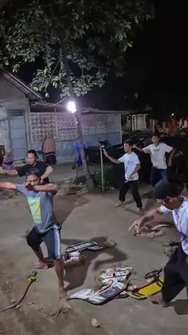 Selalu berusaha... walaupun dengan sisa tenaga...salam budaya...nguri2 budaya jawi..