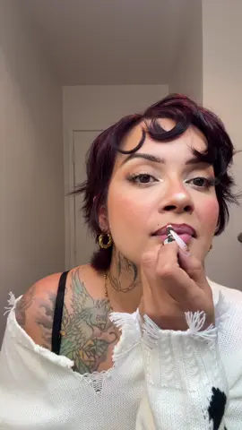 Lip combo tutorial for the babes 💋  I think the @maccosmetics lip liner color is “Mahogany”  Lip gloss is @elfcosmetics glow reviver lip oil in the shade “Rose Envy” #lipcombo #lipliner #lipgloss #motd #fyp 