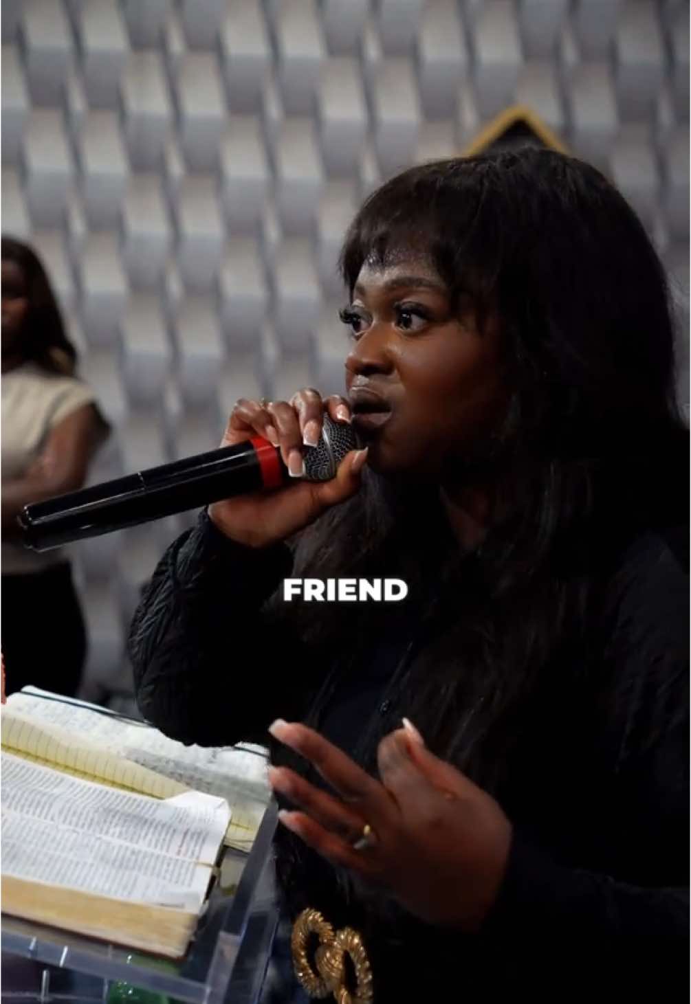 Es ist noch nicht zu spät: Du wirst zu Ende bringen, was der Herr dir für dieses Jahr aufgetragen hat! Der Feind mag dir bisher Entmutigung und Limitation zugeflüstert haben oder versucht haben dich aufzuhalten, aber jetzt ist der Zeitpunkt, um aufzustehen & weiterzumachen.  Lass dich nicht vom Feind belügen - du bist nicht zu schwach, um erfolgreich zu sein: Du wirst erreichen, was der Herr (für dieses Jahr) über dein Leben gesprochen hat.  #progenyofchrist #hamburg #poc #church 