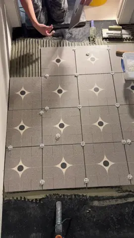 How to install tile in the bathroom floor #tiktokgostay #tile  #construction #howto #bathroom 