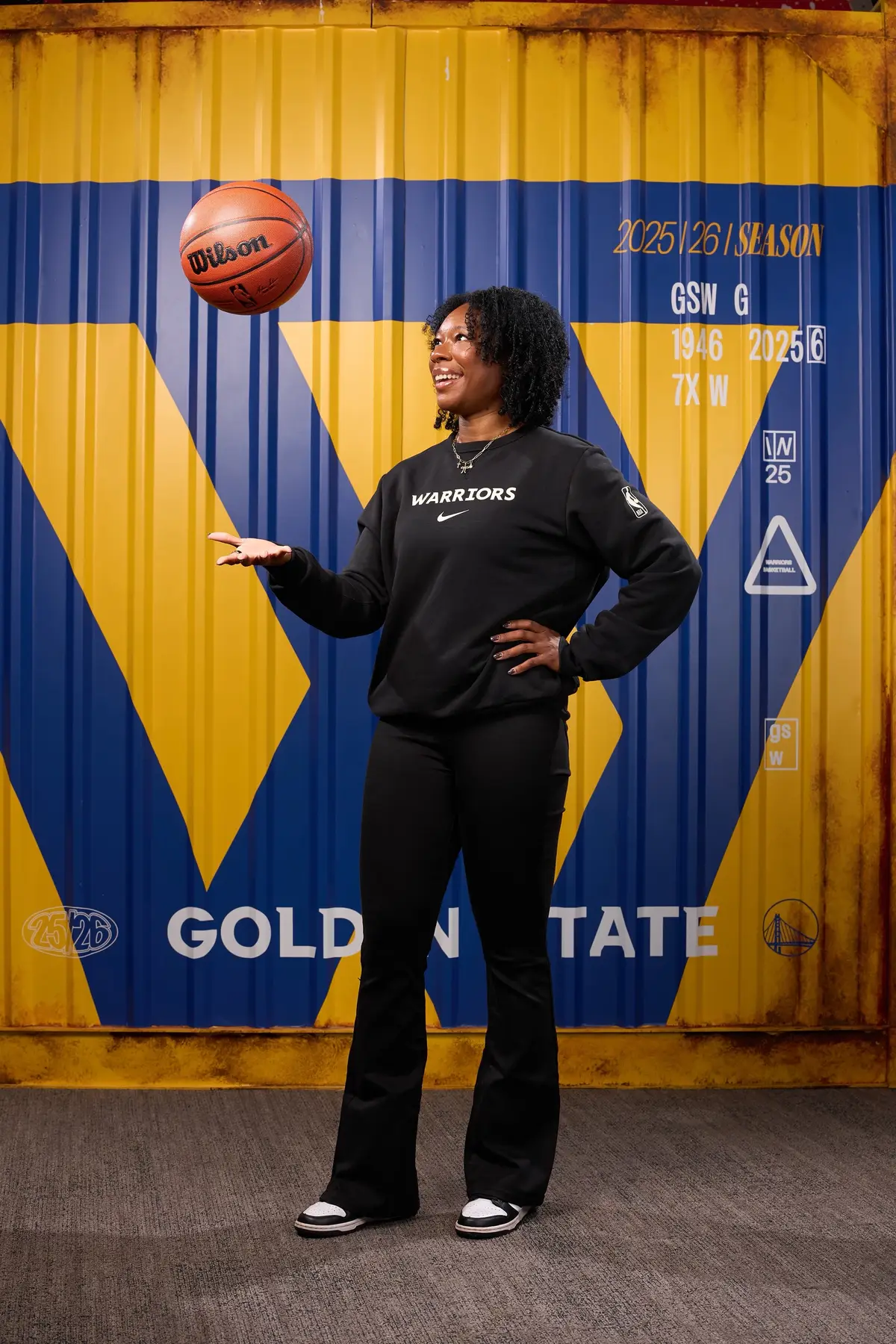 Can’t believe this is my fourth season working in the NBA. Forever grateful to the FBOS for giving me a shot and the front office for believe in me. Just a former finance girlie livin the dream ✨💙💛 #womeninsports #womeninsport #workinsports #nbabasketball #loveyourz 