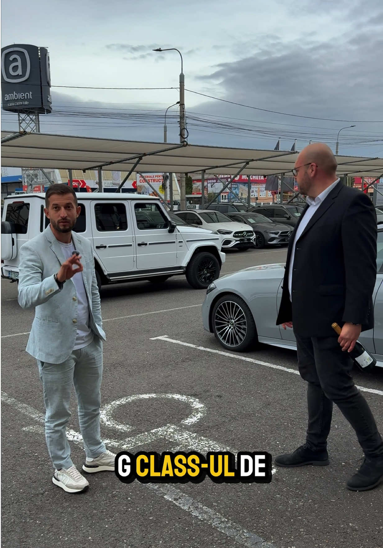 🚙✨ Scrie-ne în comentarii: ți se pare G Class cea mai frumoasă mașină? 😍 Lasă-ne părerea ta mai jos și intră în discuție! 💬 👉 Vrem să-l răsplătim pe Flavius cu un vin special 🍷 de la prietenii noștri de la Recaș – pentru că vinul bun merge mână în mână cu pasiunea pentru lucrurile frumoase. ❤️ #gclass #mercedes #mercedesgclass #offroad #luxurycars #autopassione #carsofinstagram 🚗💨 #recaș #vinromanesc #winelovers 🍷 #premiumlifestyle #motoringlife #carenthusiast #fyp #cars #challange 