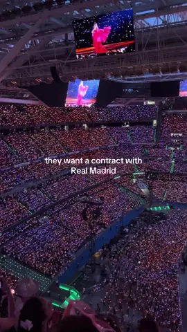 ✨ #realmadrid #santiagobernabeu #thelifeofashowhgirl #fyp 