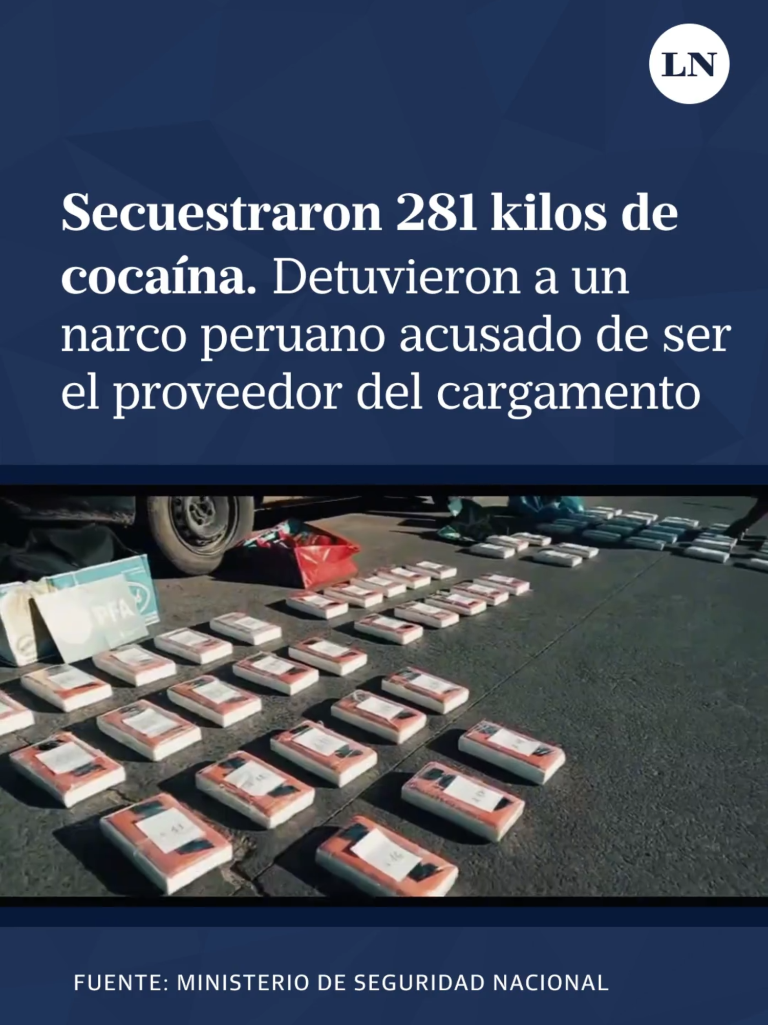 Tras una investigación de cuatro años, que comenzó cuando se puso bajo la lupa a una organización narcocriminal que vendía estupefacientes en Villa Mercedes, San Luis, detectives de la Policía Federal Argentina (PFA) secuestraron en Ituzaingó y Moreno, en el conurbano bonaerense, 281 kilos de cocaína y detuvieron a cinco sospechosos, entre los que se encuentra un ciudadano peruano que sería el proveedor del cargamento de droga. ✍ Gabriel Di Nicola