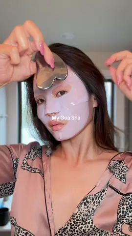 ✨Glowy skin+snatched face= the perfect combo. Gua Sha & @biodance_official Caviar PDRN mask💜 Meet Biodance’s brand promotion during Amazon’s PBDD. #biodancepartner #caviarpdrn #caviar #pdrn #caviarpdrnmask 
