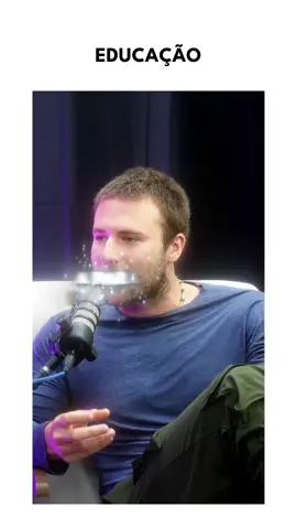 Repensando os meios tradicionais e como podemos inovar! 🚀 Confira os cortes do @giga.cast e venha se inspirar com novas ideias! #Inovação #Mídia 