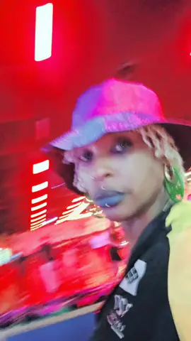 Ready for round 2..... #SkateClassics #SkateTherapy #LearnNewMoves