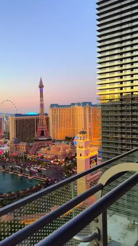 Thành phố không ngủ nhưng đi nhiều thì buồn ngủ #vegas #usa #xuhuong #usa🇺🇸 #thanhphokhongngu 