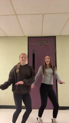 Hallway dances @️avrii #dance #hallway #school #fyp #viral