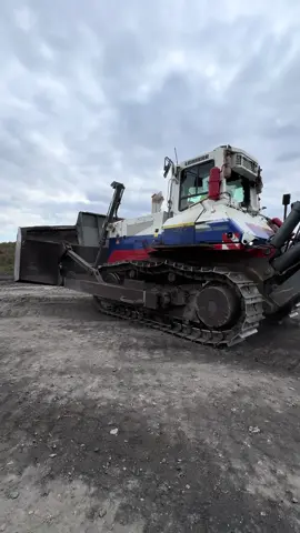 11 км/ч на бульдозере выглядит именно так, забить нужно было в ворота, не докатился.. Вообщем завтра будет полноценный ролик! #бульдозерист21века #профмастерство 
