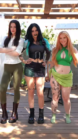 Total drama island cosplays for spooky season!  Courtney: @toripage.xo  Izzy: @Gemma  Gwen: me!