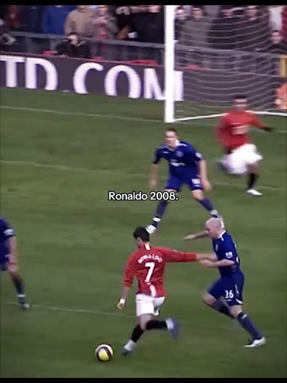 Ronaldo is better at everything dribbling freekick and shot🤣@Football #messi #ronaldo #powershot #freekick #dribbling 