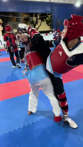 Today’s training 🇹🇭 3/10/2025 #taweesilp_taekwondo_thailand #taekwondo #training #taekwondotraining #masterkhemtkd 