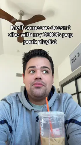 Especially my Avril nobody disrespects her 😌✊🏻 #music #2000s #pop #2000smusic 