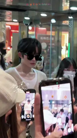 脸即名画。 #黄星 #huangxing #eliothuang #abodesire 