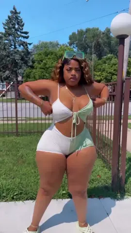 Thick and curvy model ❤️❤️❤️ #fypage #foryoupage #tribesofcurvywomen #viraltiktok #tiktokbaddie #thickwomentiktok 