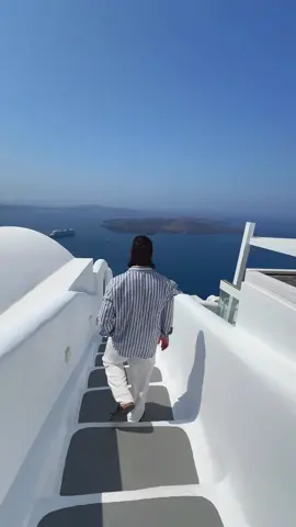 Stairs of heaven ! Thats how i call it ! #santorini #vacation #beautifuldestinations #mrromeoo 
