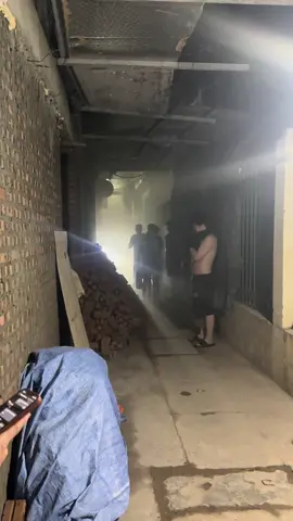Bỏ của chạy lấy người 