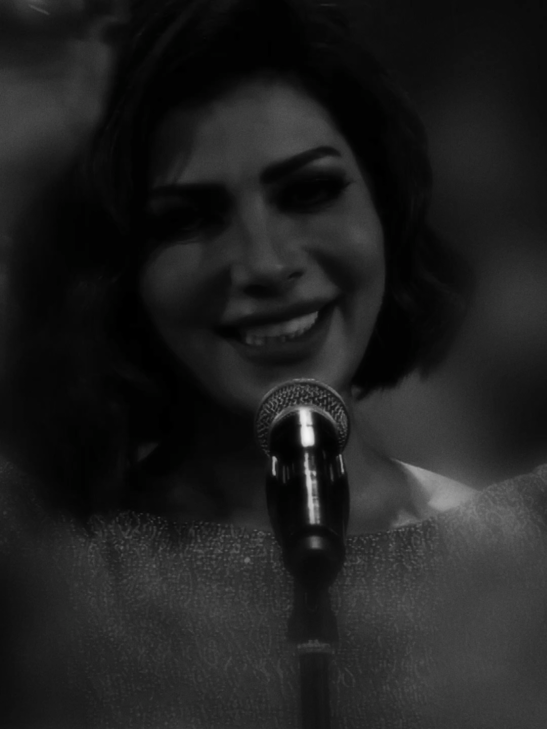 متل الفراشة الحايمة عالنور 🦋🤎 . . #اصاله_نصري #اصاله #fpy 