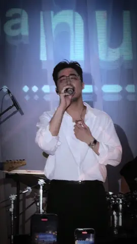 Vũ - Bước qua mùa cô đơn (Bảo tàng của nuối tiếc: Private Show @ @1900 Le Théâtre) @Vũ. #baotangcuanuoitiec 