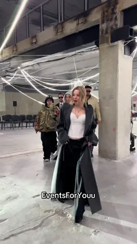 Tarzan and Bailey at vêtements show #tarzan #bailey #alldayproject 