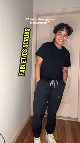 Absolutely love these‼️great material, no subscription needed and they look super good #fabletics #fableticsscrubs #scrubs #nursesoftiktok #doctorsoftiktok 