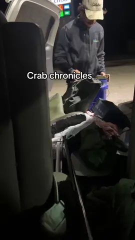 How the hell did the crab get out #crab #funny #humor #fyp #foryoupage 