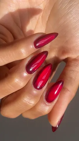 A Halloween aura for something spooky & chic 🖤 #halloweennails #glassnails 