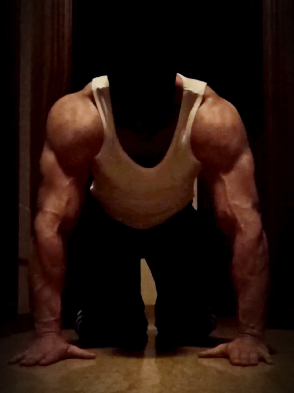 The first time I posted this video, it didn't get much attention. Let's see if it works for Feral Friday. 😉 #geistimnebel #konigcosplay #konigcod #maskedmen #feralfriday 