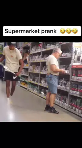 Supermarket prank 🤣🤣🤣 #prank #funny #funnyvideos #fun #funnytiktok #entertainment #sofunny #trending #tiktokviral #usa #foryoupage