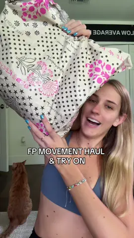@FP Movement give me all the bright & obnoxious colors 😍😍 anyways if you want to come run or walk with us tomorrow! I will see you at 9am at the FP Movement in coconut grove! ALL paces welcomed, including walkers 🩵💜 #belowaveragerunning #runclub #fpmovement 