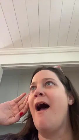 Am I… Taylor Swift?