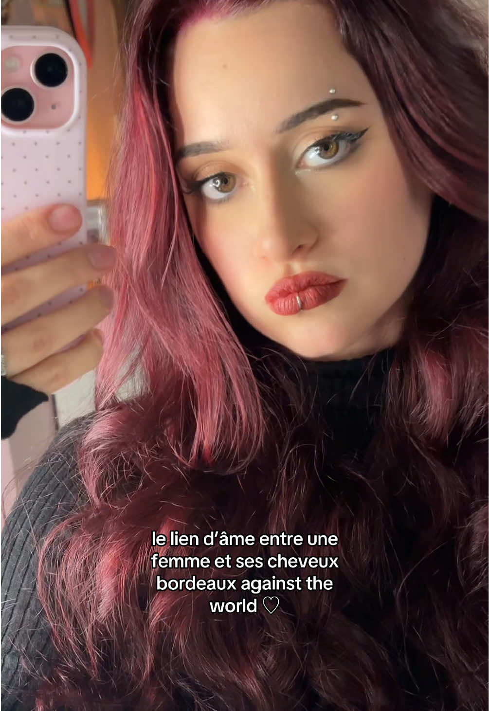 Me and my hair against the world 😌 #wlw #redhair #cherryhair #burgundyhair #haircolor 