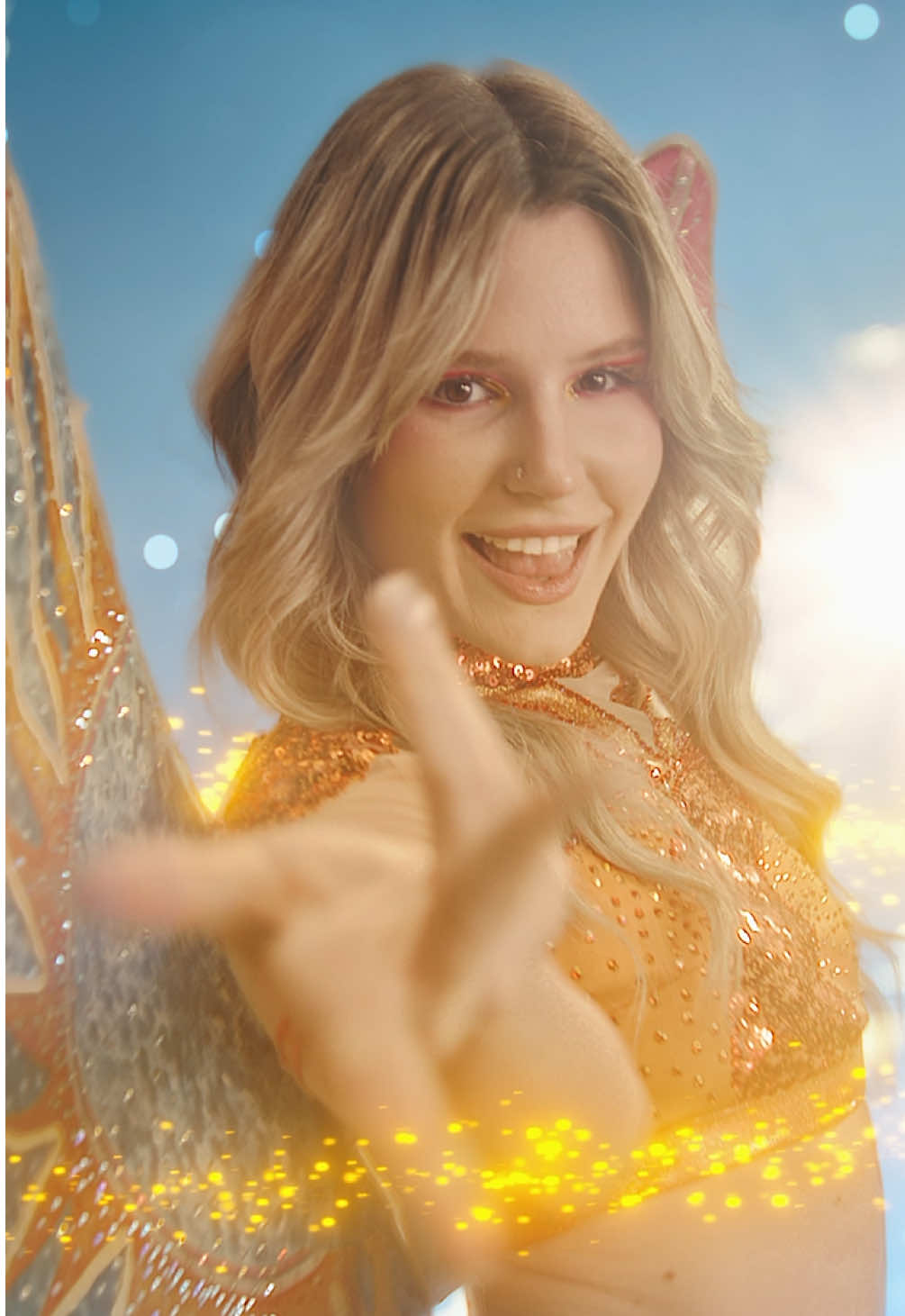 Gerçek bir Stella. 😏💛🪄 “RÜYA” tüm dijital platformlarda yayında! 🧚‍♀️