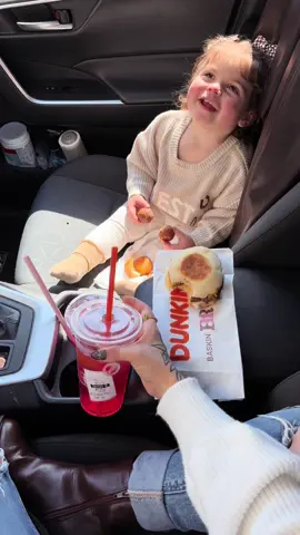 My forever @Dunkin' date 🧡🫧🍓🦋  #fyp#momtok#Dunkin#dunkindonuts#girlhood 