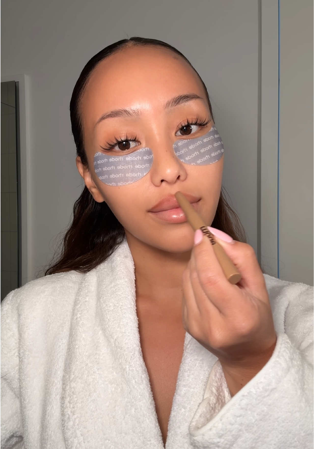 These new @rhode skin eye patches 🥹💕